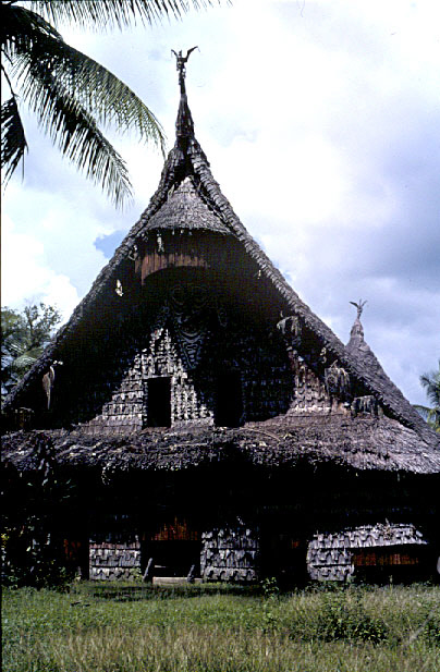 Forge describes Opposites in the Men's Houses of the Iatmul of the Middle Sepik, Papua New Guinea